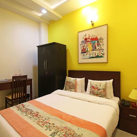 Oyo Rooms Pitampura ニューデリー エクステリア 写真