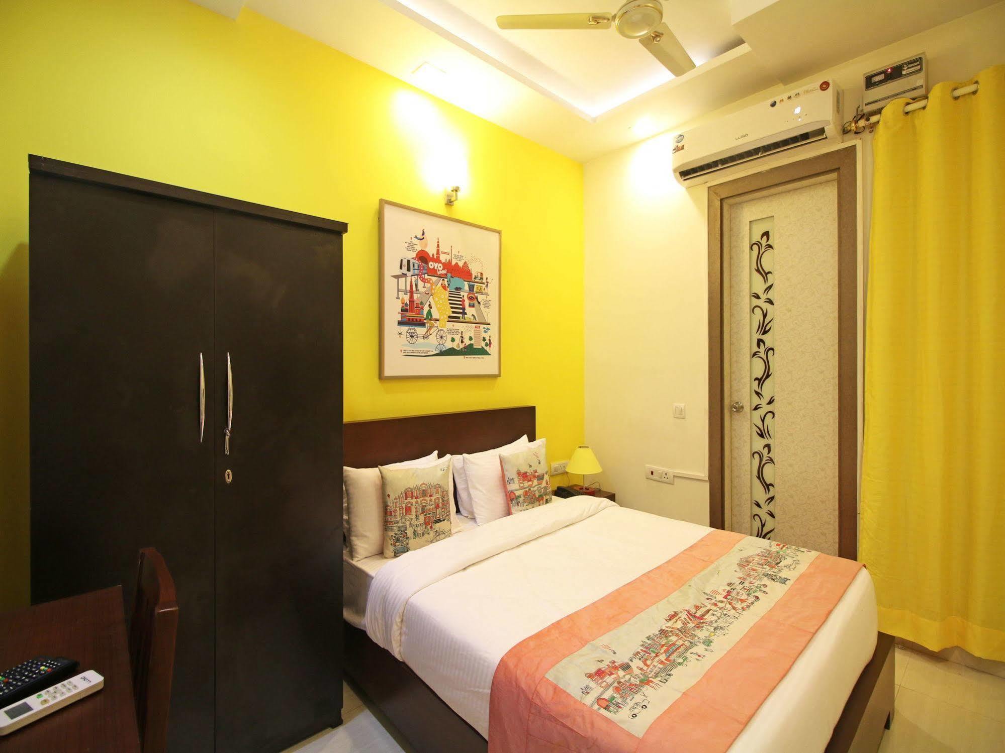 Oyo Rooms Pitampura ニューデリー エクステリア 写真
