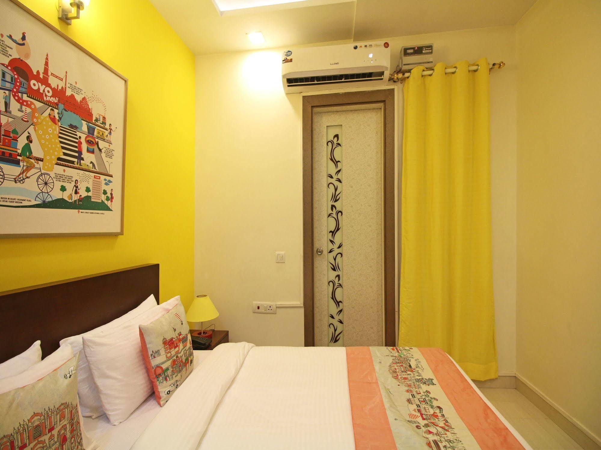 Oyo Rooms Pitampura ニューデリー エクステリア 写真